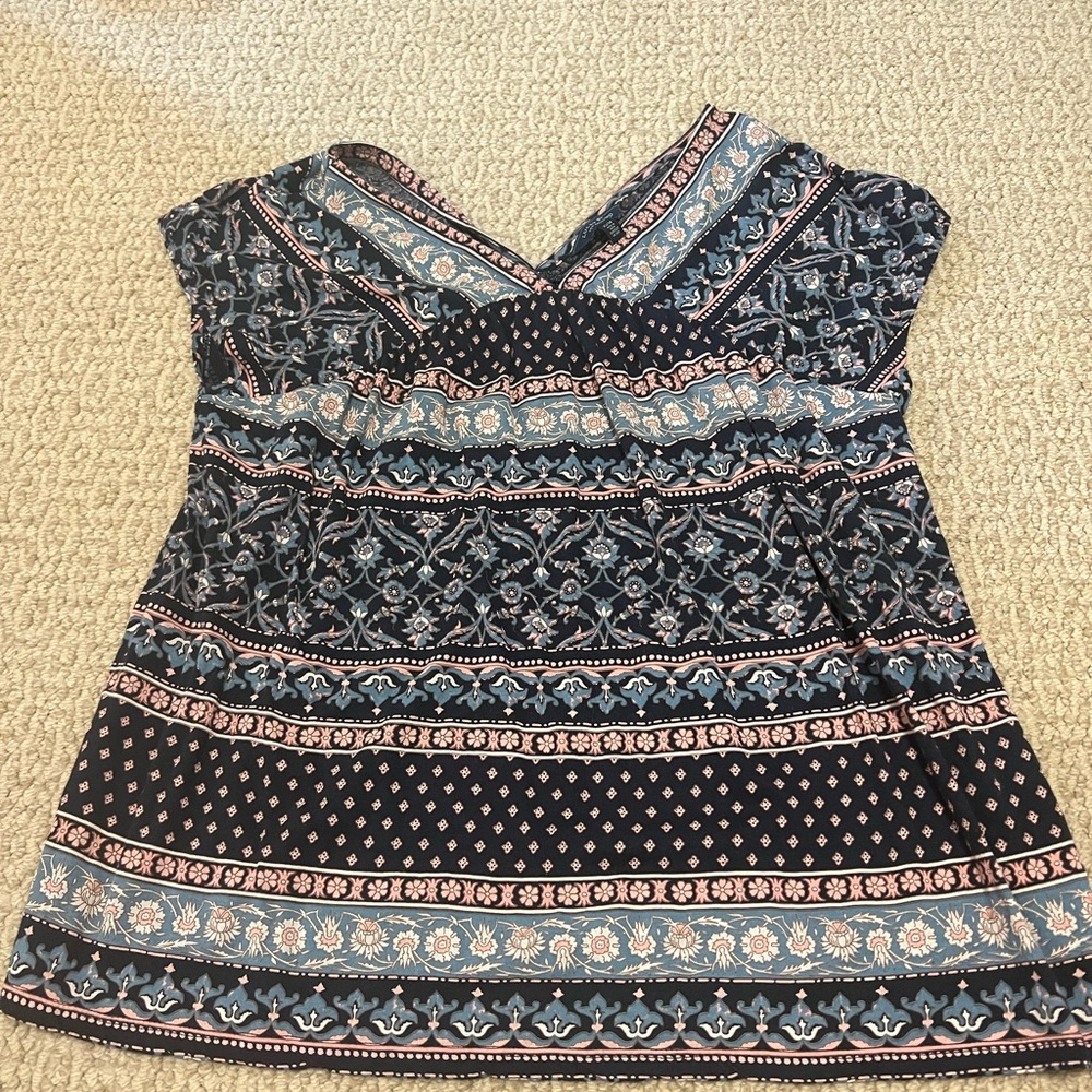 Lucky Brand patterned blouse
Size XS